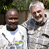 Peter Thiel, 1. Vorsitzender des Vereins Sulzbach hilft Benin eV mit Viktor dem Dolmetscher vor Ort